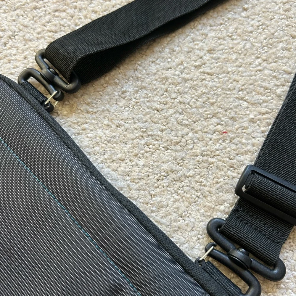 STM Padded Carry Sleeve for tablet SUPER FAST SHIPPING